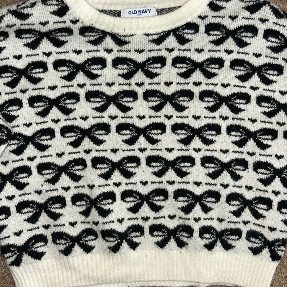 Old Navy Black and White Bow Sweater - Picture 2 of 3